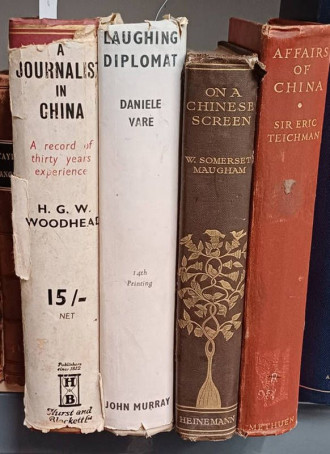 2560