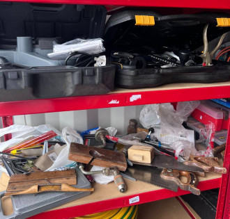 6081