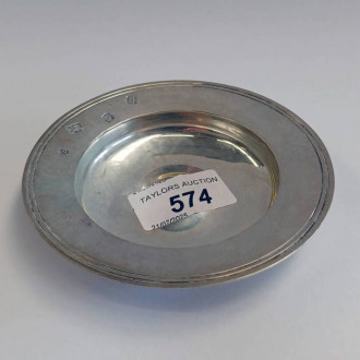 574